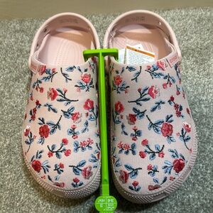Crocs women’s Classic Pink Floral Clog